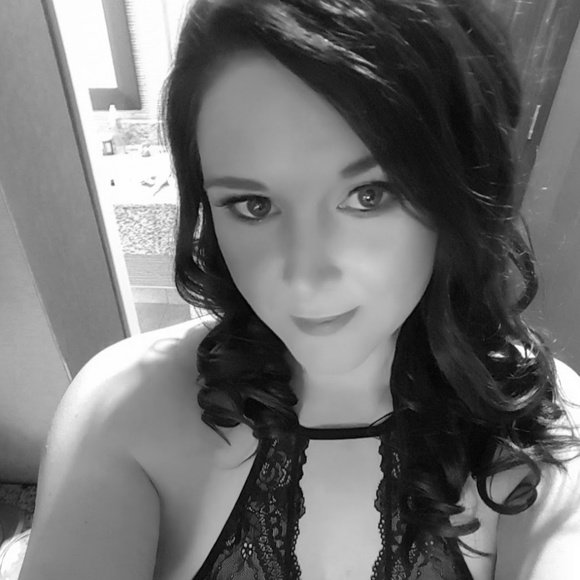 Natasha- posh ambassador❤ - Picture 3 of 5